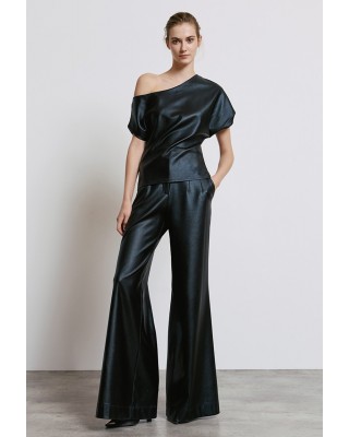 Γυναικεία μαύρη μπλούζα με ασύμμετρα μανίκια - Access 44-2192 Γυναικεία μαύρη μπλούζα με ασύμμετρα μανίκια - Access 44-2192