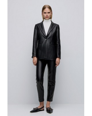 Γυναικείο μαύρο σακάκι ανάγλυφο γιαλιστερό - Access 44-1095 Γυναικείο μαύρο σακάκι ανάγλυφο γιαλιστερό - Access 44-1095