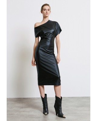 Γυναικείο μαύρο μίντι φόρεμα με ασύμμετρα μανίκια - Access 44-3309 Γυναικείο μαύρο μίντι φόρεμα με ασύμμετρα μανίκια - Access 44-3309