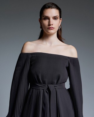 Γυναικεία μαύρη πλισέ μπλούζα off-shoulder - Access 44-2131 Γυναικεία μαύρη πλισέ μπλούζα off-shoulder - Access 44-2131