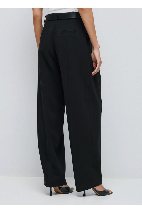 Γυναικεία μαύρη ψηλόμεση παντελόνα με πιέτες - Spell 54-5048 Γυναικεία μαύρη ψηλόμεση παντελόνα με πιέτες - Spell 54-5048