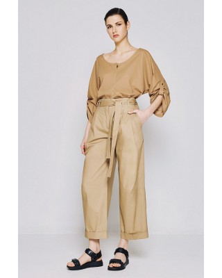 Γυναικείο μπεζ κοντό παντελόνι με πιέτα - Eight 53-5066 Γυναικείο μπεζ κοντό παντελόνι με πιέτα - Eight 53-5066