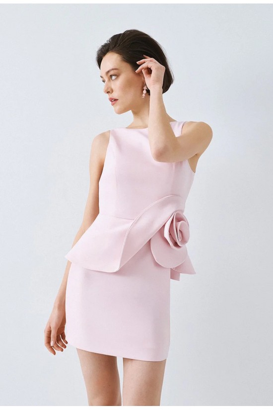 Γυναικείο μίνι ροζ φόρεμα με βολάν και λουλούδι - Spell 63-3004