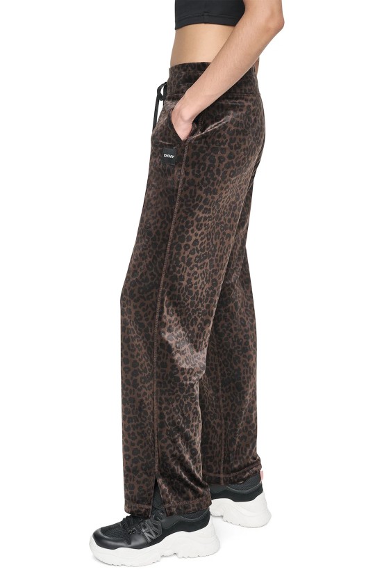 Γυναικείο βελουτέ πανταλόνι φόρμας animal print - DKNY DP6P3985 Γυναικείο βελουτέ πανταλόνι φόρμας animal print - DKNY DP6P3985
