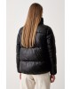 Γυναικείο μαύρο καπιτονέ μπουφάν - DKNY DP6J9623 Γυναικείο μαύρο καπιτονέ μπουφάν - DKNY DP6J9623