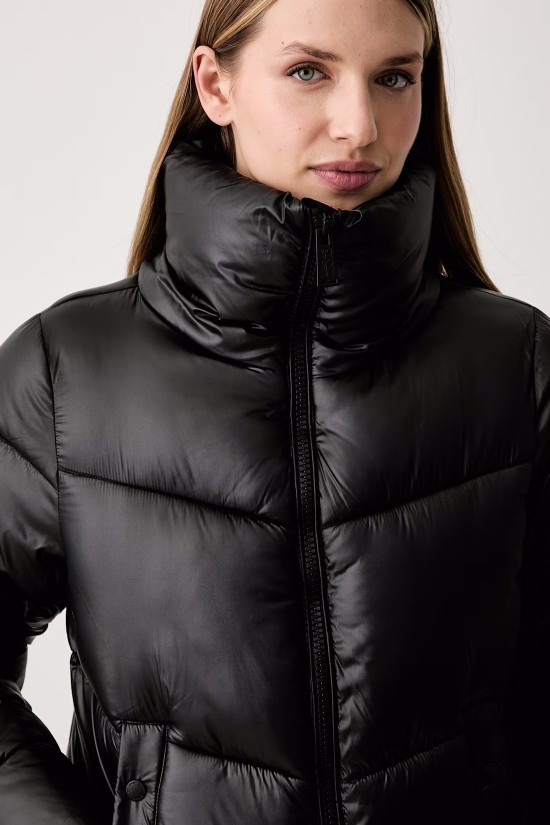 Γυναικείο μαύρο καπιτονέ μπουφάν - DKNY DP6J9623 Γυναικείο μαύρο καπιτονέ μπουφάν - DKNY DP6J9623