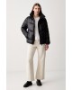 Γυναικείο μαύρο καπιτονέ μπουφάν - DKNY DP6J9623 Γυναικείο μαύρο καπιτονέ μπουφάν - DKNY DP6J9623