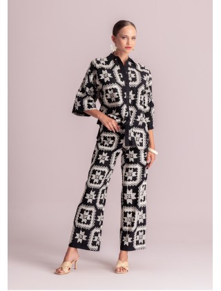 Γυναικεία μαύρη υφασμάτινη παντελόνα με κέντημα - Moutaki 26.03.28