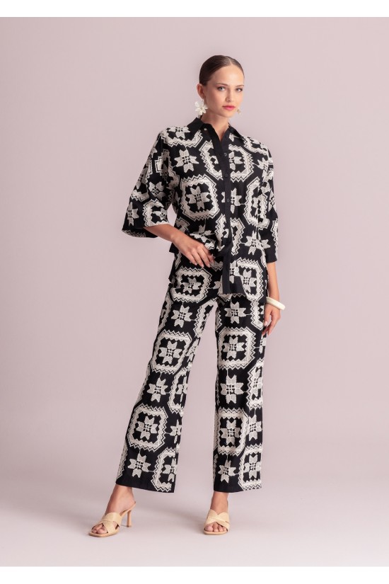 Γυναικεία μαύρη υφασμάτινη παντελόνα με κέντημα - Moutaki 26.03.28