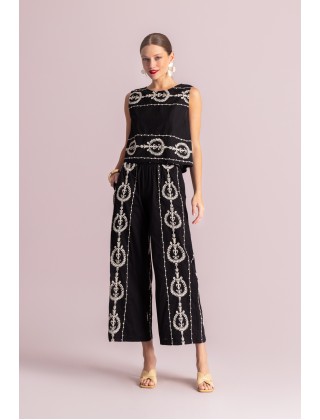 Γυναικεία μαύρη αμάνικη μπλούζα με κεντήματα - Moutaki 26.01.17