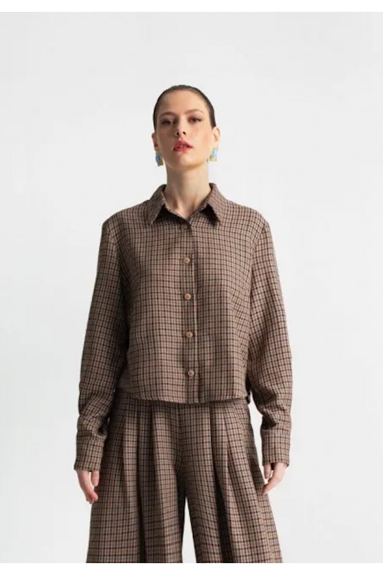 Γυναικείο καφέ cropped καρό πουκάμισο - Moutaki 25.09.143 Γυναικείο καφέ cropped καρό πουκάμισο - Moutaki 25.09.143