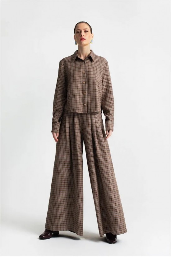 Γυναικείο καφέ cropped καρό πουκάμισο - Moutaki 25.09.143 Γυναικείο καφέ cropped καρό πουκάμισο - Moutaki 25.09.143