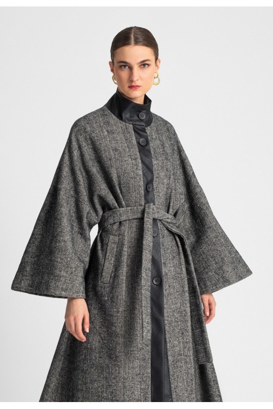 Γυναικείο μάξι γκρι παλτό με μανίκια κιμονό - Moutaki 25.06.136 Γυναικείο μάξι γκρι παλτό με μανίκια κιμονό - Moutaki 25.06.136