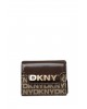 Γυναικείο καφέ μικρό πορτοφόλι - DKNY R52Z5M22 Γυναικείο καφέ μικρό πορτοφόλι - DKNY R52Z5M22