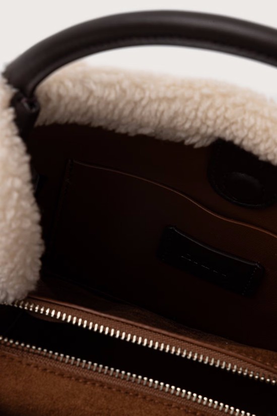 Γυναικεία ταμπά σουέτ τσάντα με γούνα - DKNY R62CMK69 Γυναικεία ταμπά σουέτ τσάντα με γούνα - DKNY R62CMK69