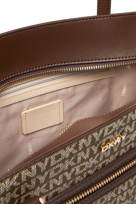 Γυναικεία καφέ τσάντα ώμου με λογότυπο - DKNY Bryant R42AYE20