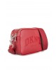 Γυναικεία κόκκινη τσάντα χιαστί - DKNY Hadlee Camera Bag R62EAQ79 Γυναικεία κόκκινη τσάντα χιαστί - DKNY Hadlee Camera Bag R62EAQ79