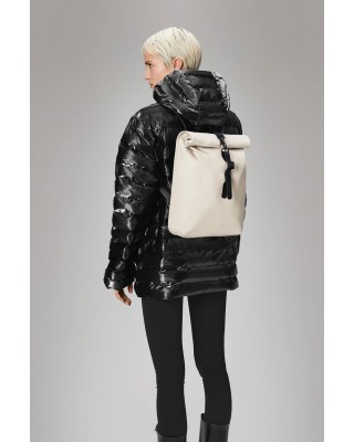 Unisex λευκή τσάντα πλάτης - Rains Rolltop Rucksack Mini Dune 13330 Unisex λευκή τσάντα πλάτης - Rains Rolltop Rucksack Mini Dune 13330