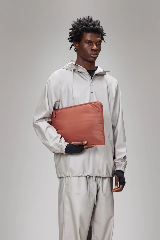 Αδιάβροχη τσάντα για λάπτοπ - Rains Puffer Cover 16680