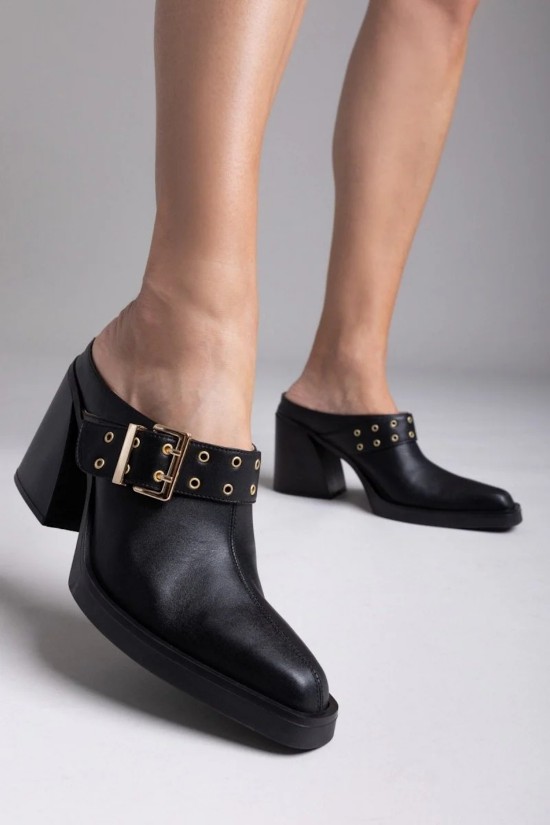 Γυναικεία δερμάτινα μαύρα mules - IRIS Teo106