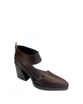 Γυναικείο καφέ δερμάτινο μποτάκι με ανοίγματα - IRIS TEO109