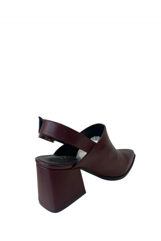 Γυναικείο μπορντό δερμάτινο mule - Iris B605