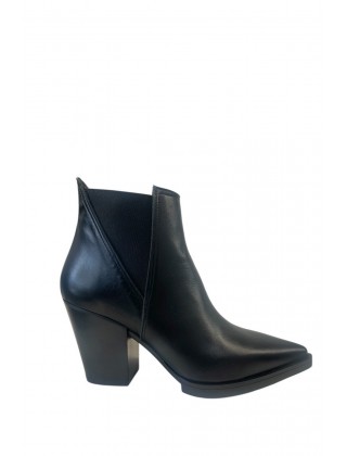 Women's black leather ankle boot - Iris Taty102