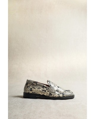 Γυναικείο δερμάτινο loafer snake print - KMB Emilia A7549