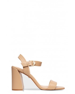 Γυναικεία καφέ μπεζ δερμάτινα πέδιλα - Carrano 651005 Γυναικεία καφέ μπεζ δερμάτινα πέδιλα - Carrano 651005