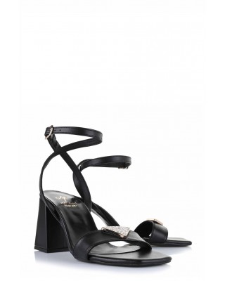 Γυναικεία μαύρα δερμάτινα πέδιλα - Mariella Fabiani 2482/7 Γυναικεία μαύρα δερμάτινα πέδιλα - Mariella Fabiani 2482/7