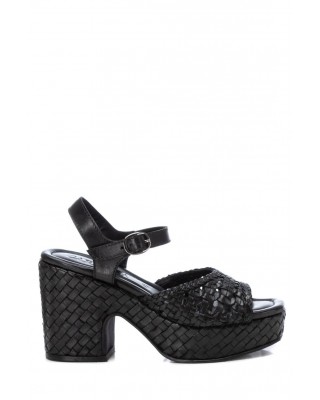 Γυναικείο μαύρο δερμάτινο πλεκτό πέδιλο - Carmela 161637 Γυναικείο μαύρο δερμάτινο πλεκτό πέδιλο - Carmela 161637