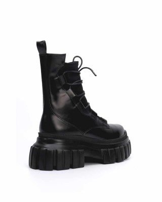 Black Women's Boots with Lace and Tractor Sole Favela - 011600097200138