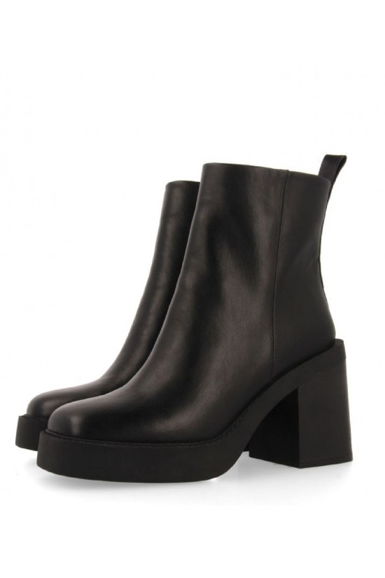 Altrier women's black ankle boots with square toes- gioseppo 67493 Altrier women's black ankle boots with square toes- gioseppo 67493