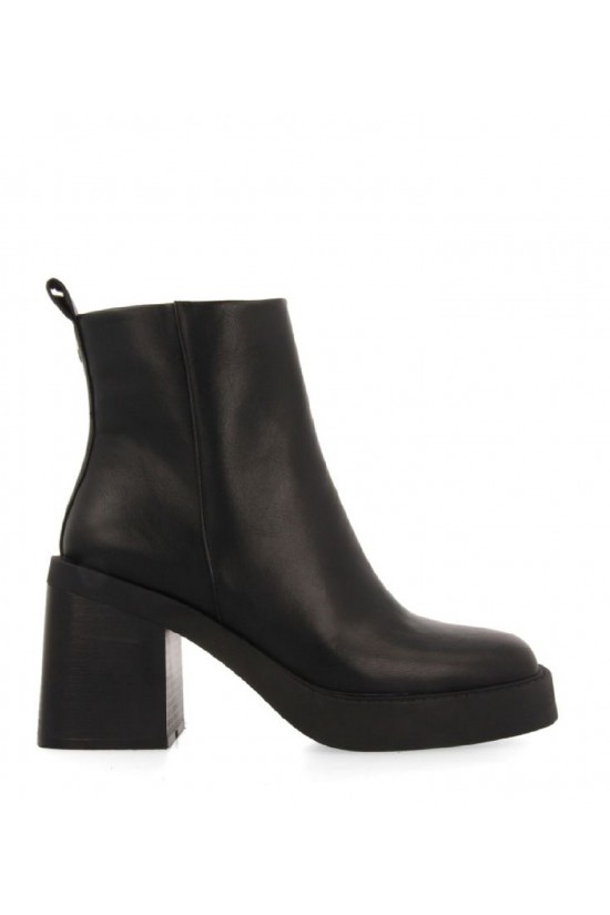 Altrier women's black ankle boots with square toes- gioseppo 67493 Altrier women's black ankle boots with square toes- gioseppo 67493