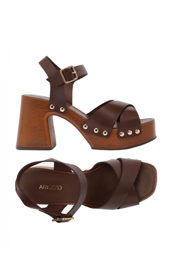Γυναικεία καφέ δερμάτινα πέδιλα - Arezzo A1389600010002