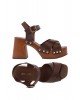 Γυναικεία καφέ δερμάτινα πέδιλα - Arezzo A1389600010002