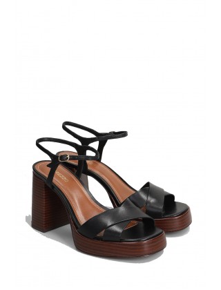 Γυναικεία μαύρα δερμάτινα πέδιλα - Arezzo A1389700020001