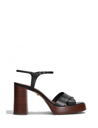 Γυναικεία μαύρα δερμάτινα πέδιλα - Arezzo A1389700020001