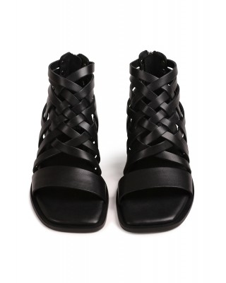 Γυναικεία φλατ δερμάτινα μαύρα σανδάλια - Bronx Kenn-y 85095