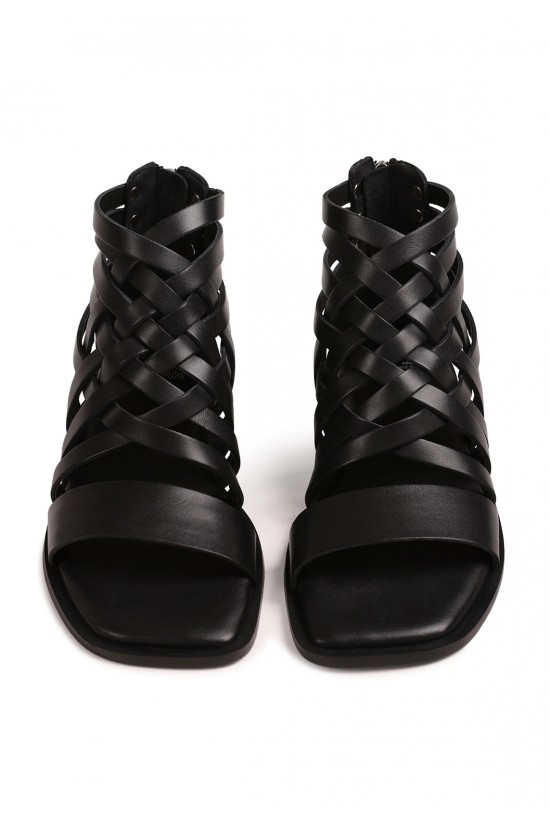 Γυναικεία φλατ δερμάτινα μαύρα σανδάλια - Bronx Kenn-y 85095