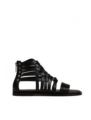 Γυναικεία φλατ δερμάτινα μαύρα σανδάλια - Bronx Kenn-y 85095