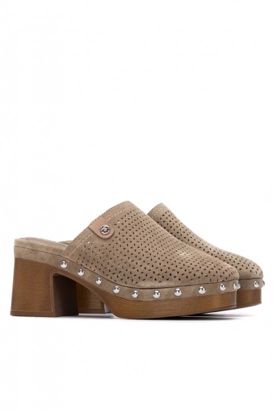 Γυναικεία δερμάτινα taupe clogs - Carmela 163283 Γυναικεία δερμάτινα taupe clogs - Carmela 163283