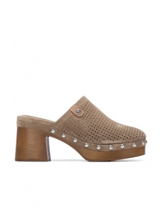 Γυναικεία δερμάτινα taupe clogs - Carmela 163283