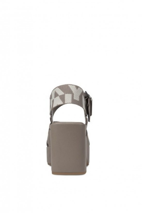 Γυναικείο πέδιλο με χοντρό τακούνι - DKNY Makario Natural K2677443