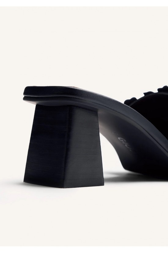 Γυναικείο μαύρο δερμάτινο mule με λουλούδια - Gioseppo Tangub 78197